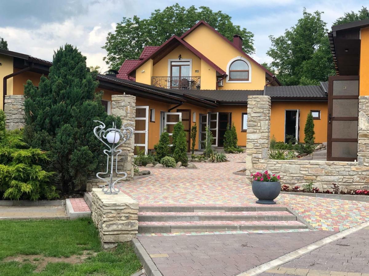 Міні-Готель "Еко" Kamjanets-Podilskyi Eksteriør billede