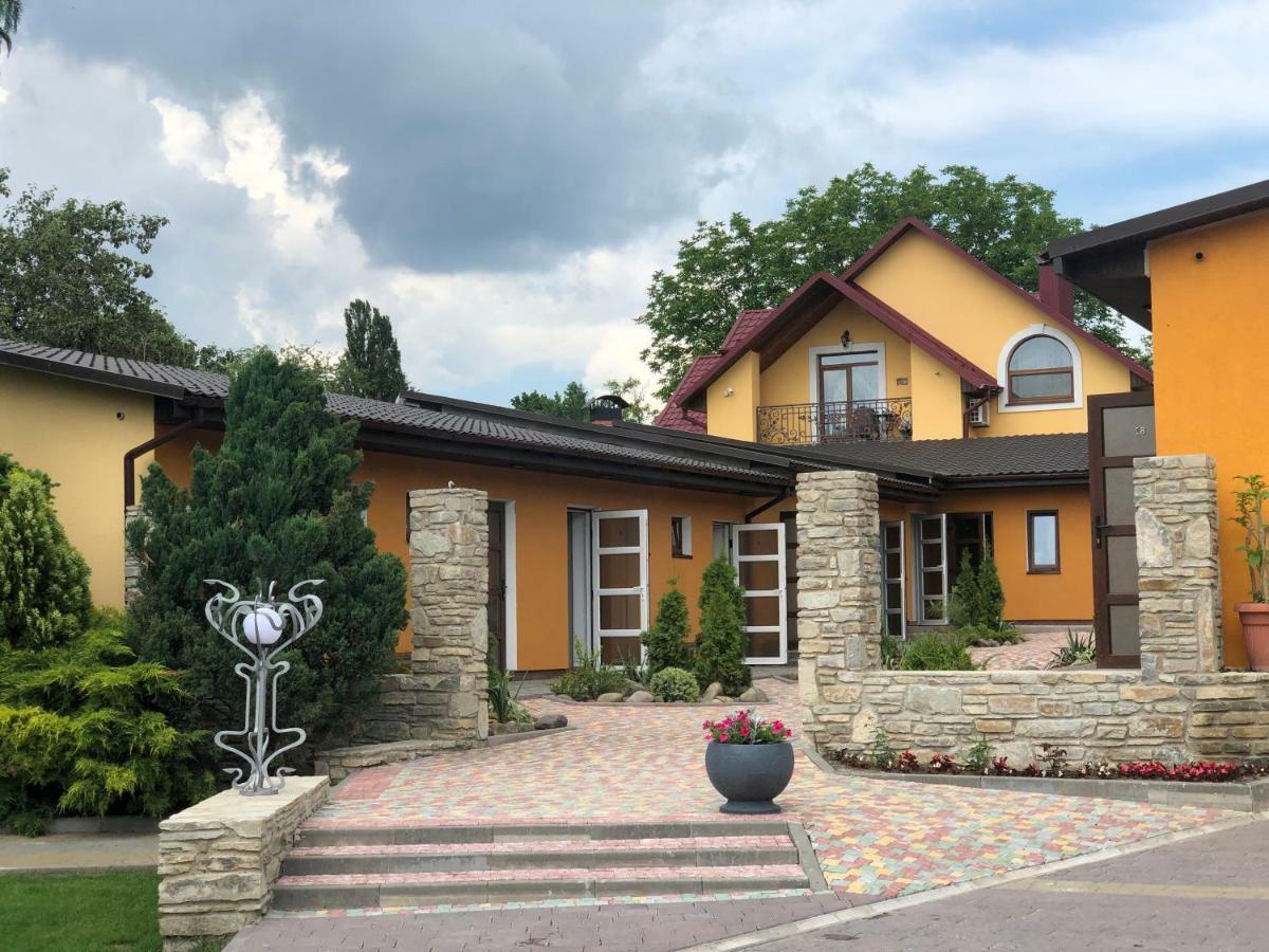 Міні-Готель "Еко" Kamjanets-Podilskyi Eksteriør billede